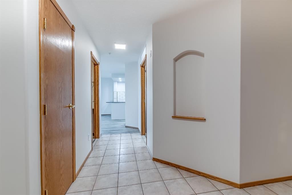 429-1182 Southview Drive Se, Medicine Hat, AB - Indoor Photo Showing Other Room