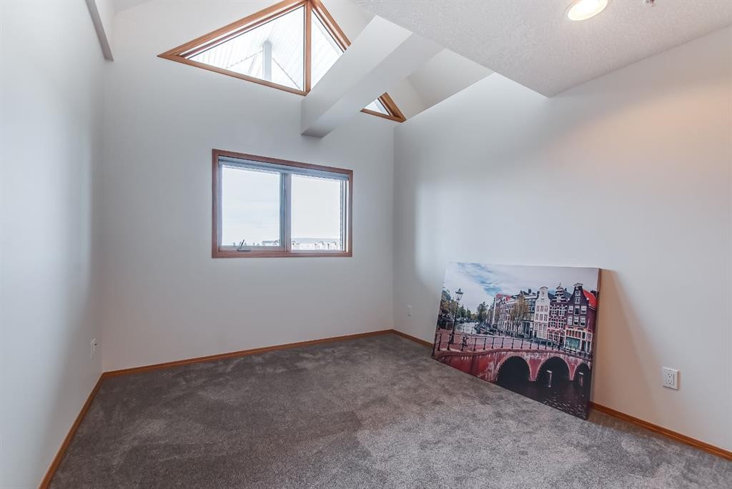 429-1182 Southview Drive Se, Medicine Hat, AB - Indoor Photo Showing Other Room