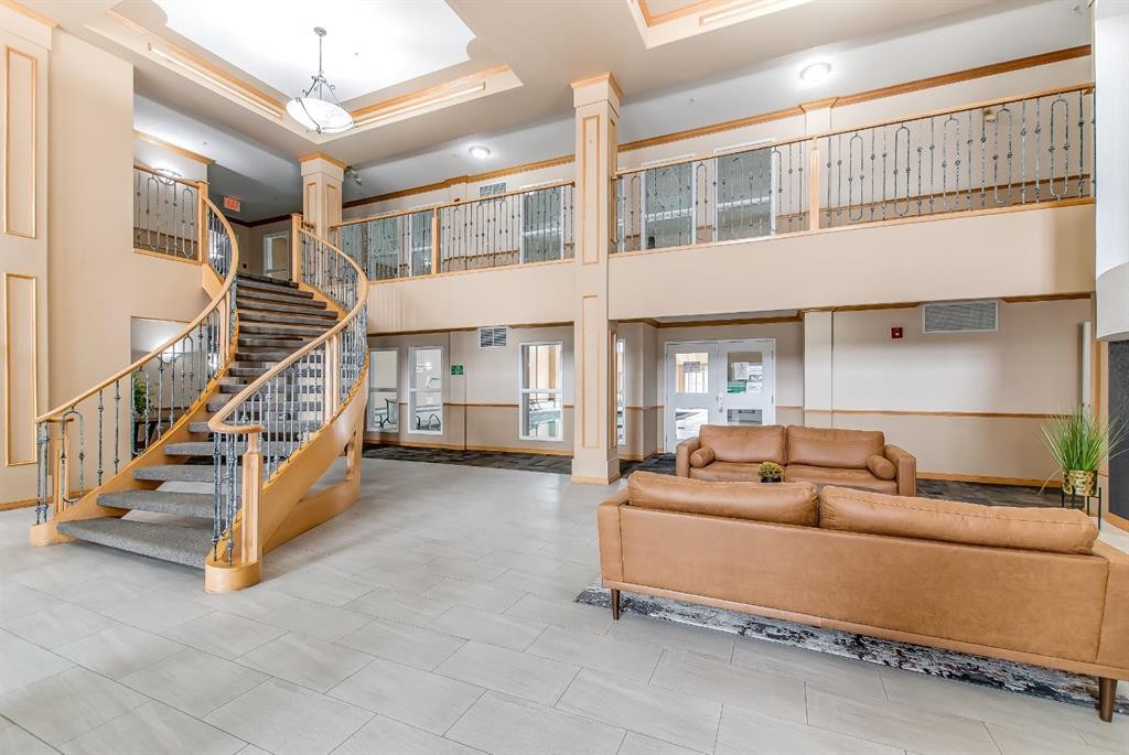 429-1182 Southview Drive Se, Medicine Hat, AB - Indoor Photo Showing Other Room