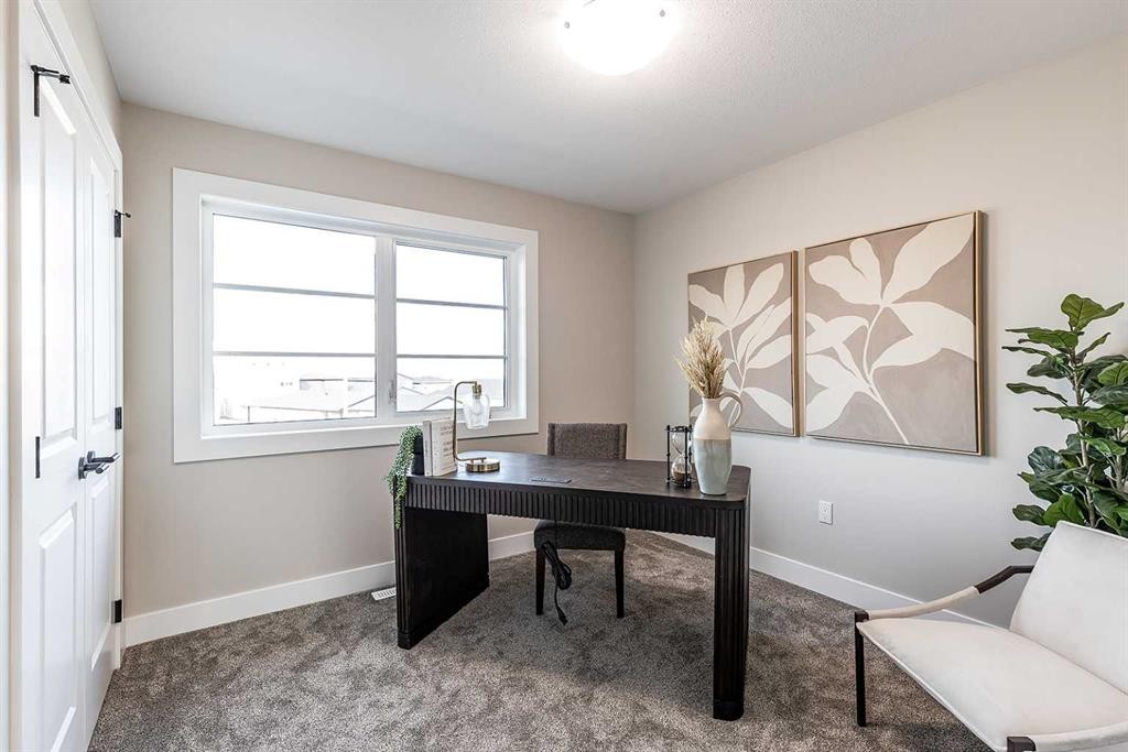 111 Sierra Road Sw, Medicine Hat, AB - Indoor Photo Showing Office