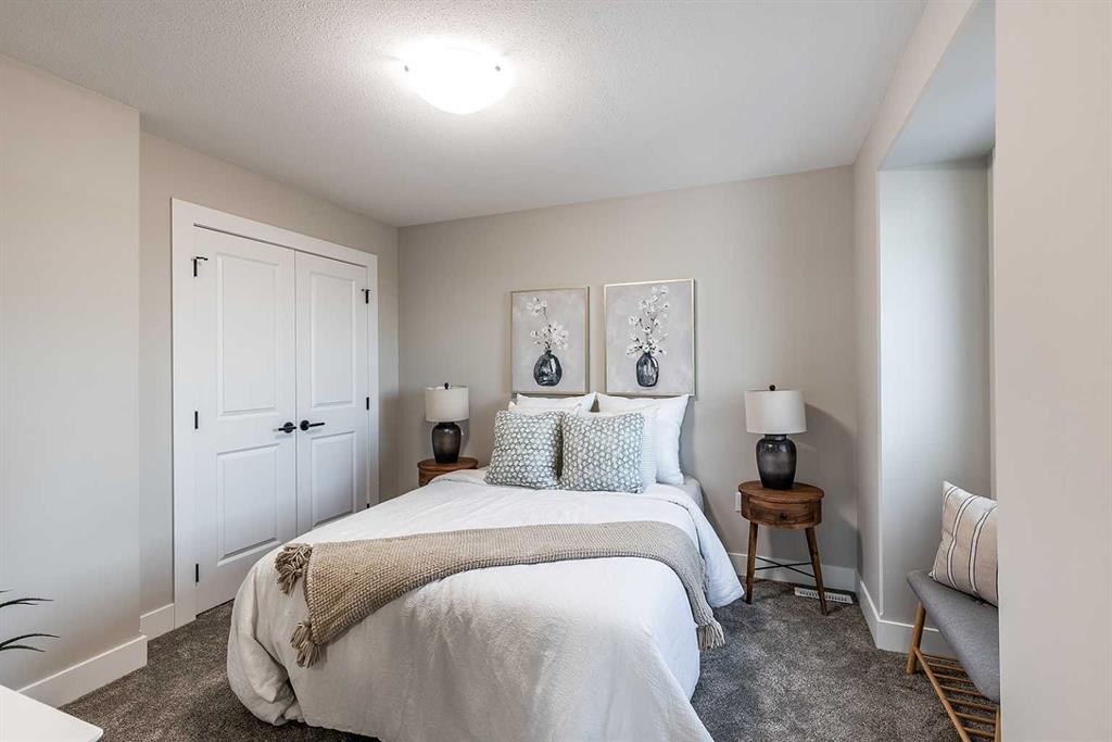 111 Sierra Road Sw, Medicine Hat, AB - Indoor Photo Showing Bedroom