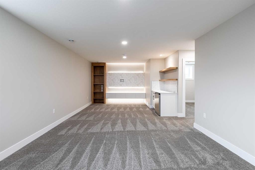 111 Sierra Road Sw, Medicine Hat, AB - Indoor Photo Showing Other Room