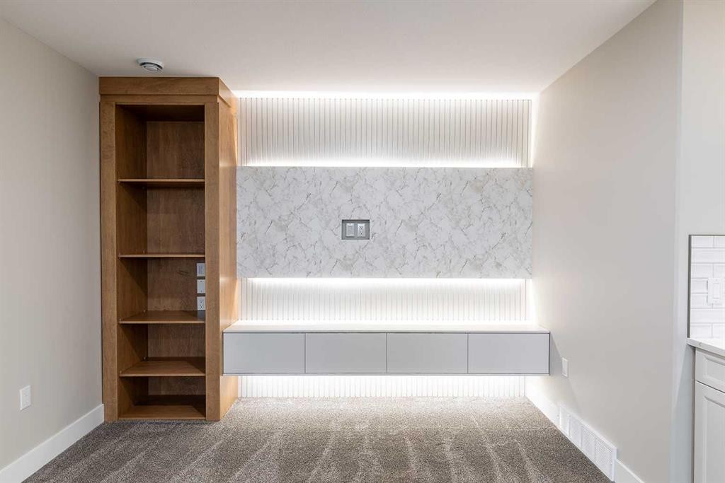 111 Sierra Road Sw, Medicine Hat, AB - Indoor Photo Showing Other Room