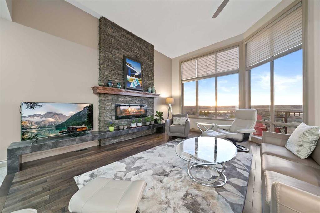 30 Palisades Mews Ne, Medicine Hat, AB - Indoor Photo Showing Living Room With Fireplace