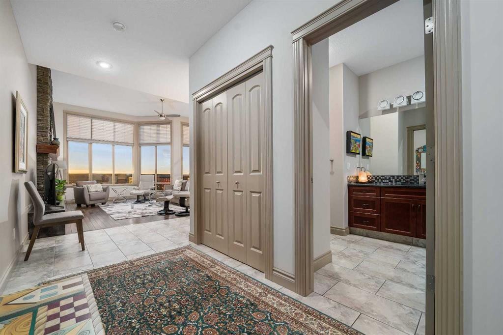 30 Palisades Mews Ne, Medicine Hat, AB - Indoor Photo Showing Other Room