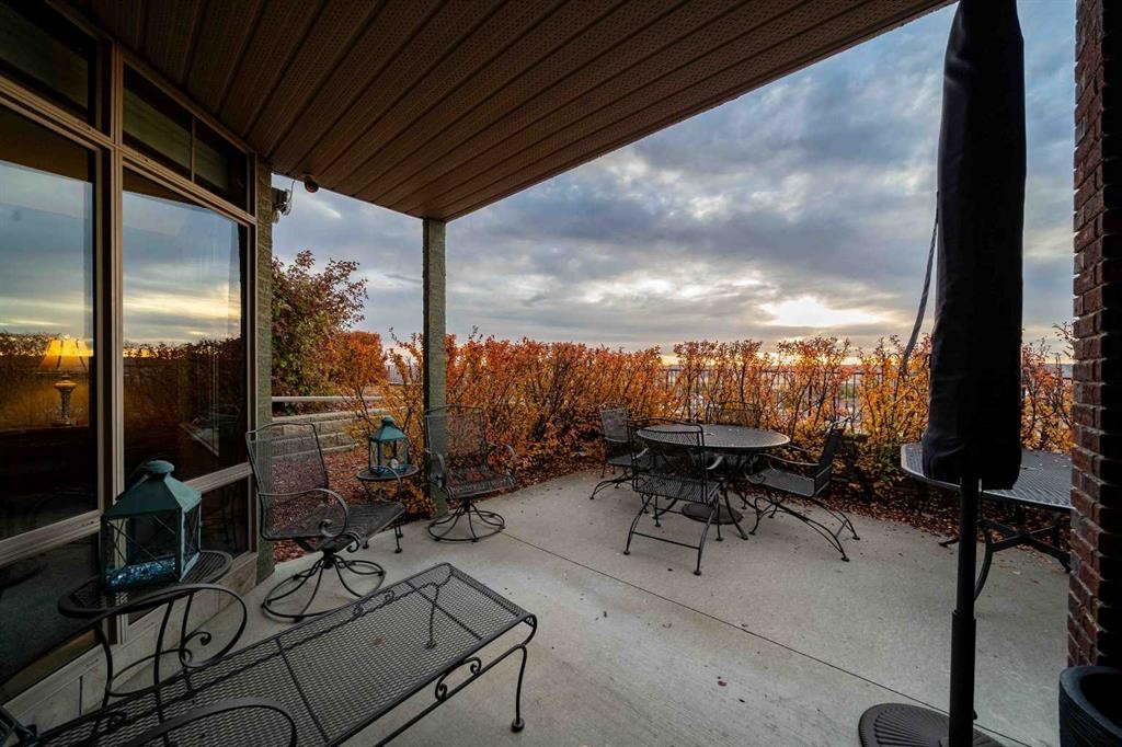 30 Palisades Mews Ne, Medicine Hat, AB - Outdoor With Deck Patio Veranda With Exterior