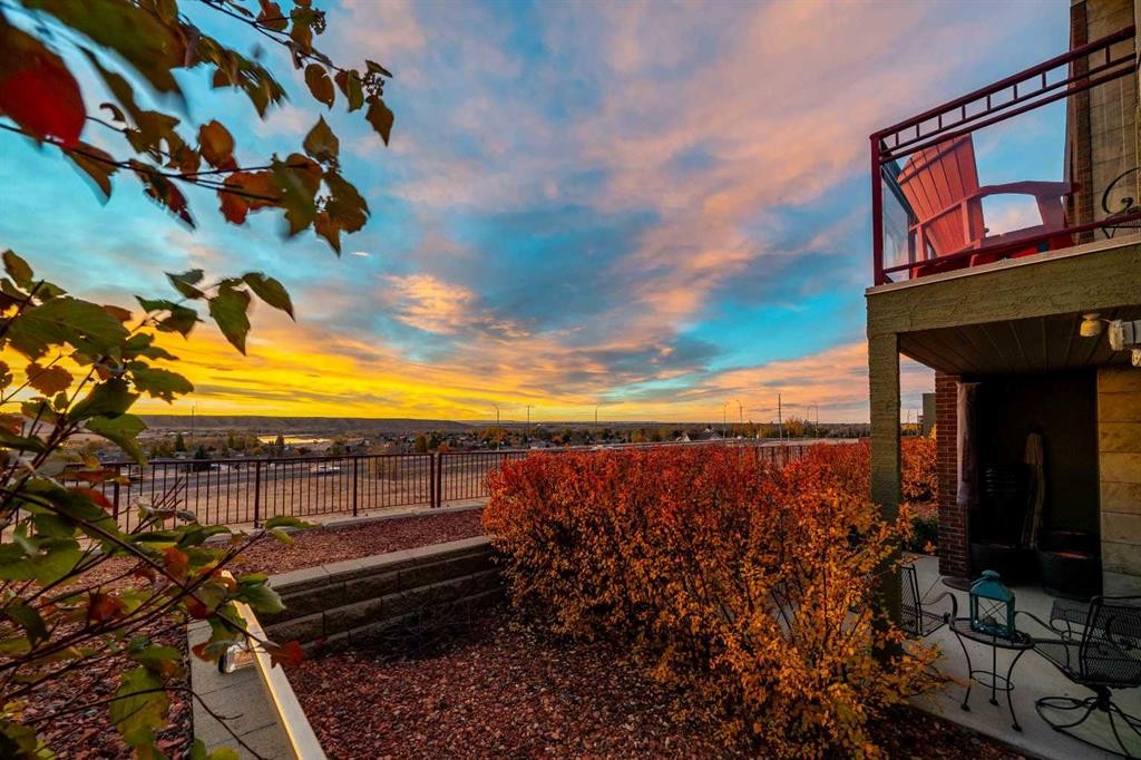 30 Palisades Mews Ne, Medicine Hat, AB - Outdoor With View