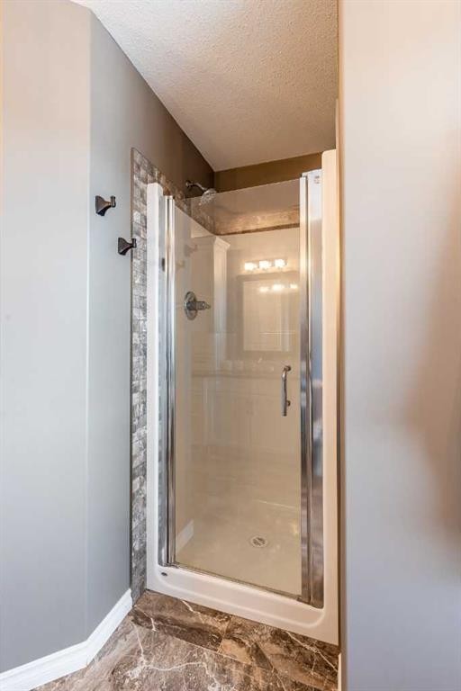 324 Somerside Crescent Se, Medicine Hat, AB - Indoor Photo Showing Bathroom