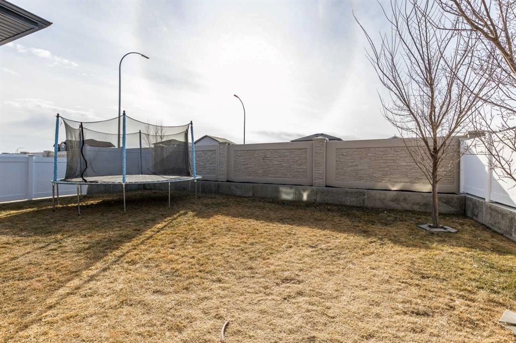 324 Somerside Crescent Se, Medicine Hat, AB - Outdoor