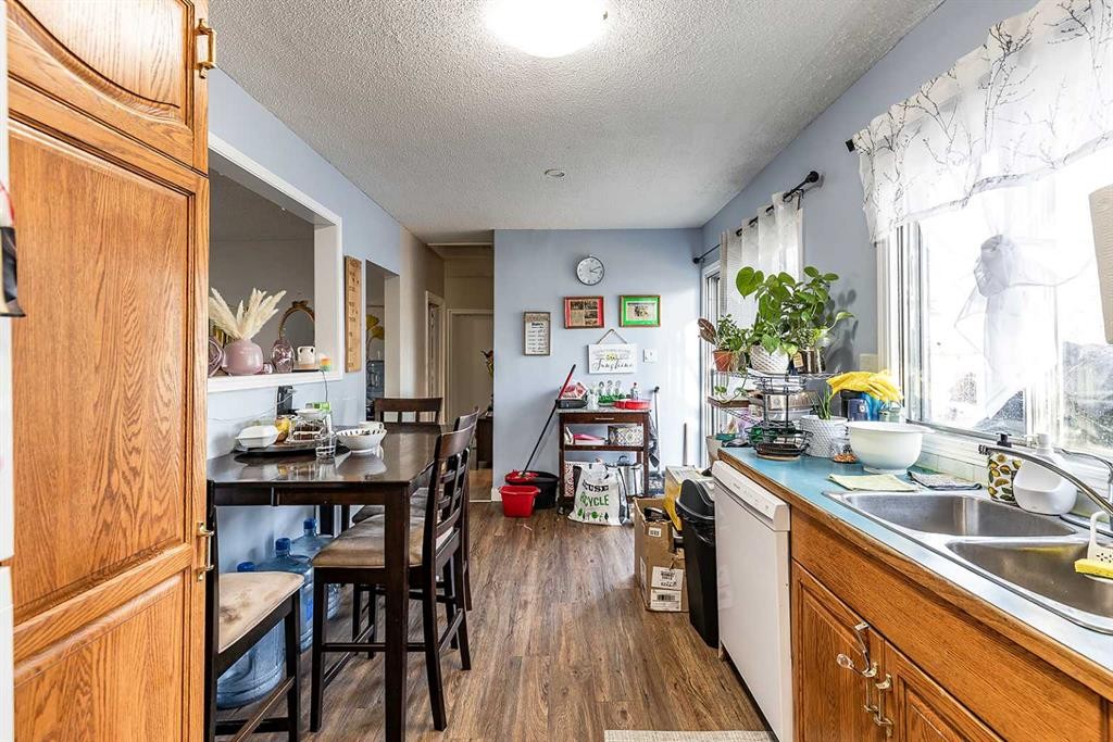 201 5 Street Se, Medicine Hat, AB - Indoor