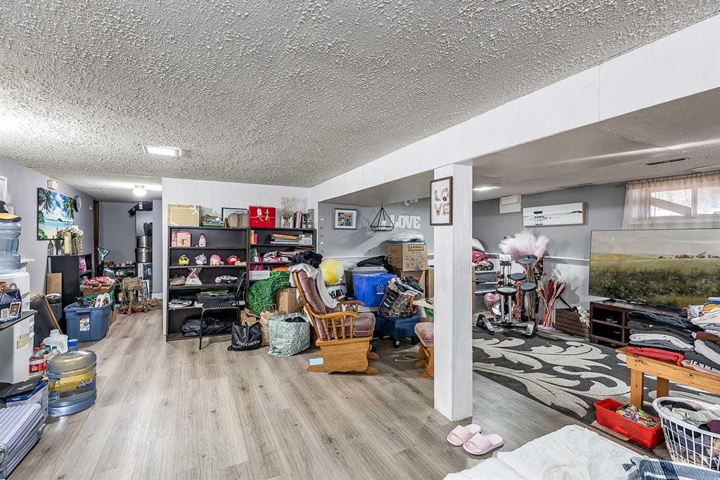 201 5 Street Se, Medicine Hat, AB - Indoor