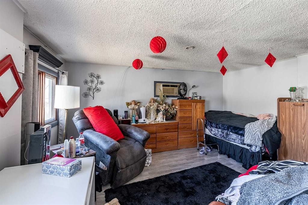 201 5 Street Se, Medicine Hat, AB - Indoor