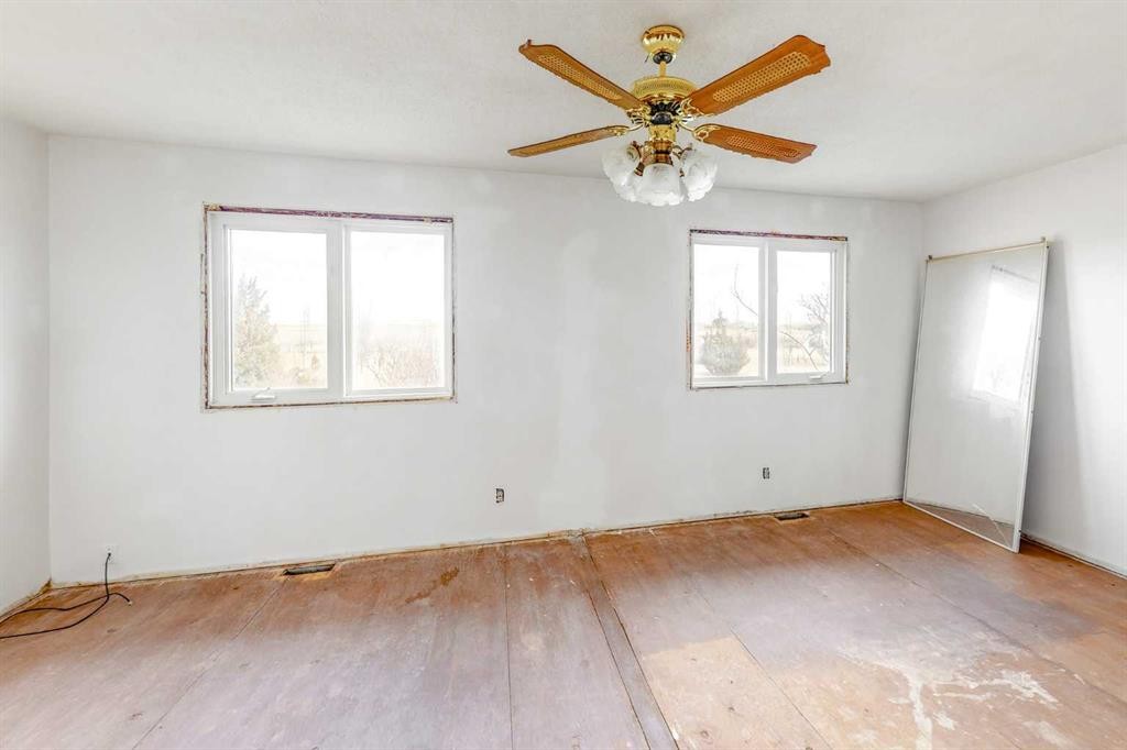 626 Old Highway 1, Walsh, AB - Indoor Photo Showing Other Room