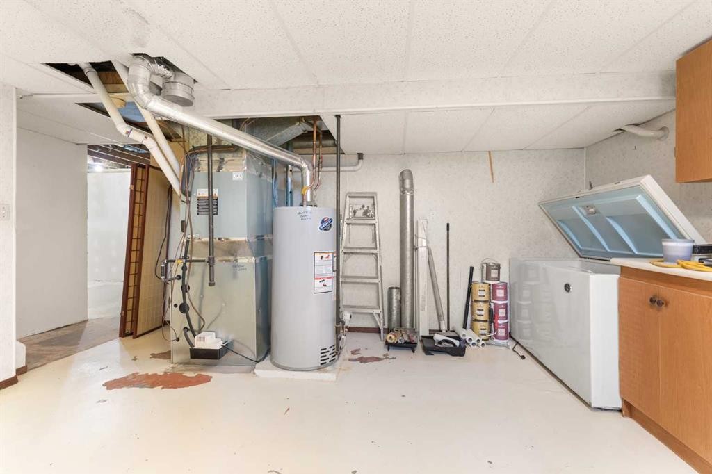 626 Old Highway 1, Walsh, AB - Indoor