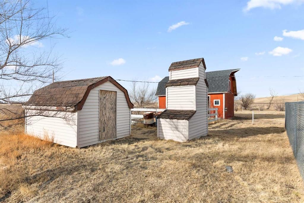 626 Old Highway 1, Walsh, AB - Outdoor