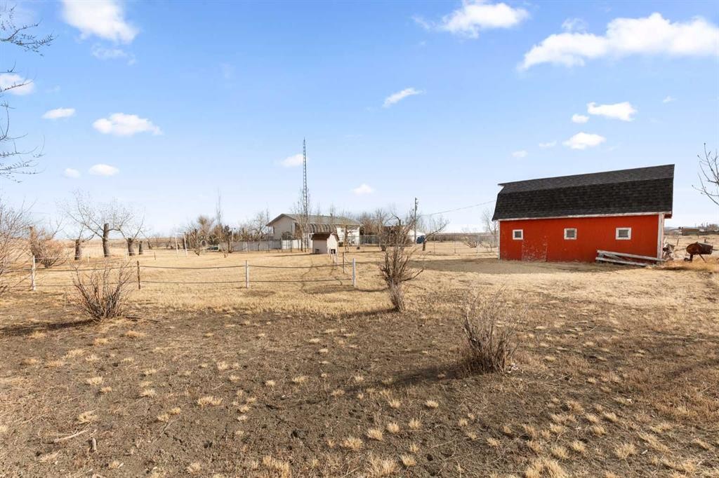 626 Old Highway 1, Walsh, AB - Outdoor