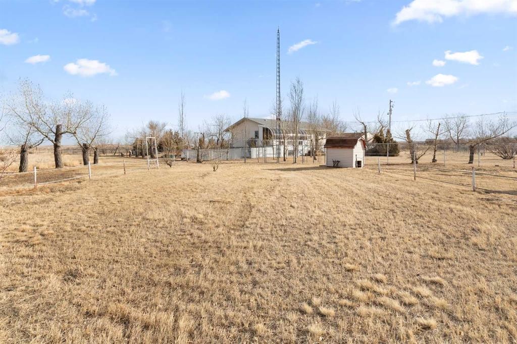 626 Old Highway 1, Walsh, AB - Outdoor