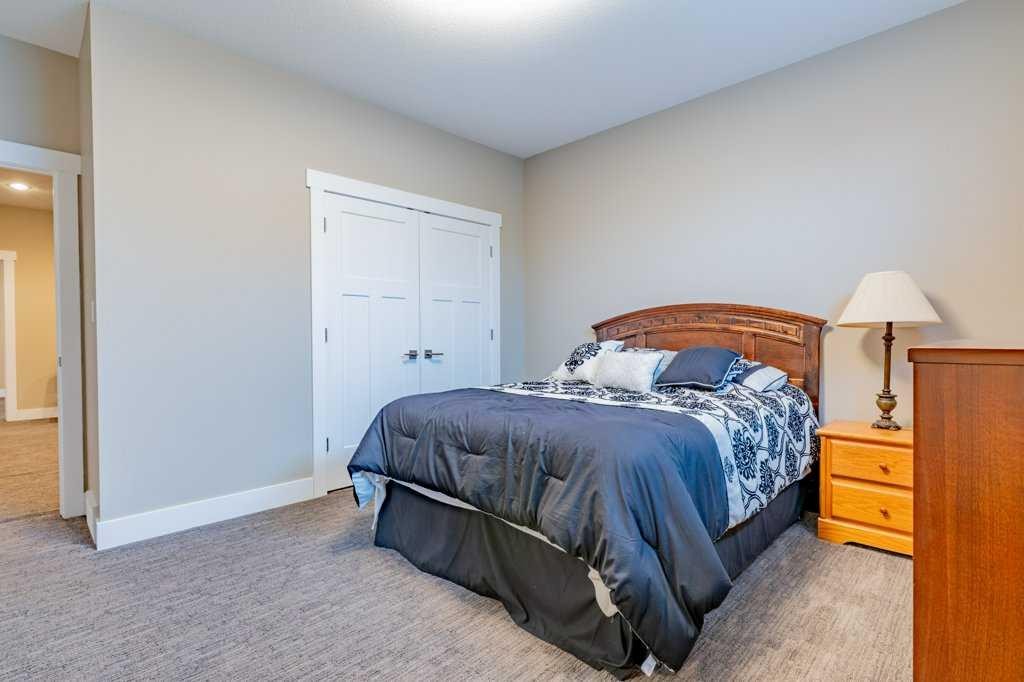 208 Westview Crescent West, Bow Island, AB - Indoor Photo Showing Bedroom