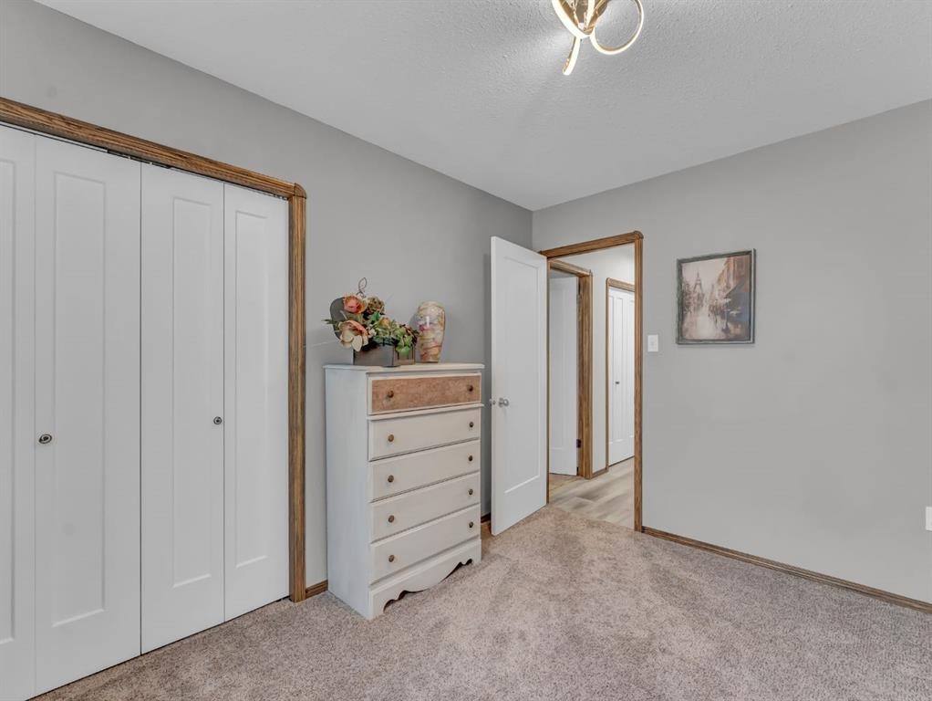 32 Sunrise Court Sw, Medicine Hat, AB - Indoor