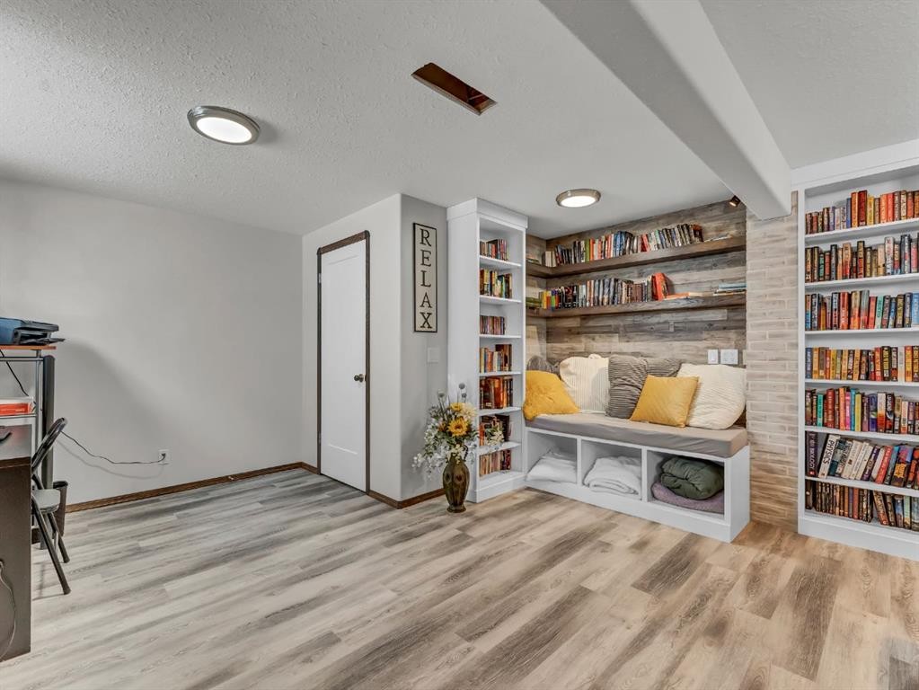 32 Sunrise Court Sw, Medicine Hat, AB - Indoor