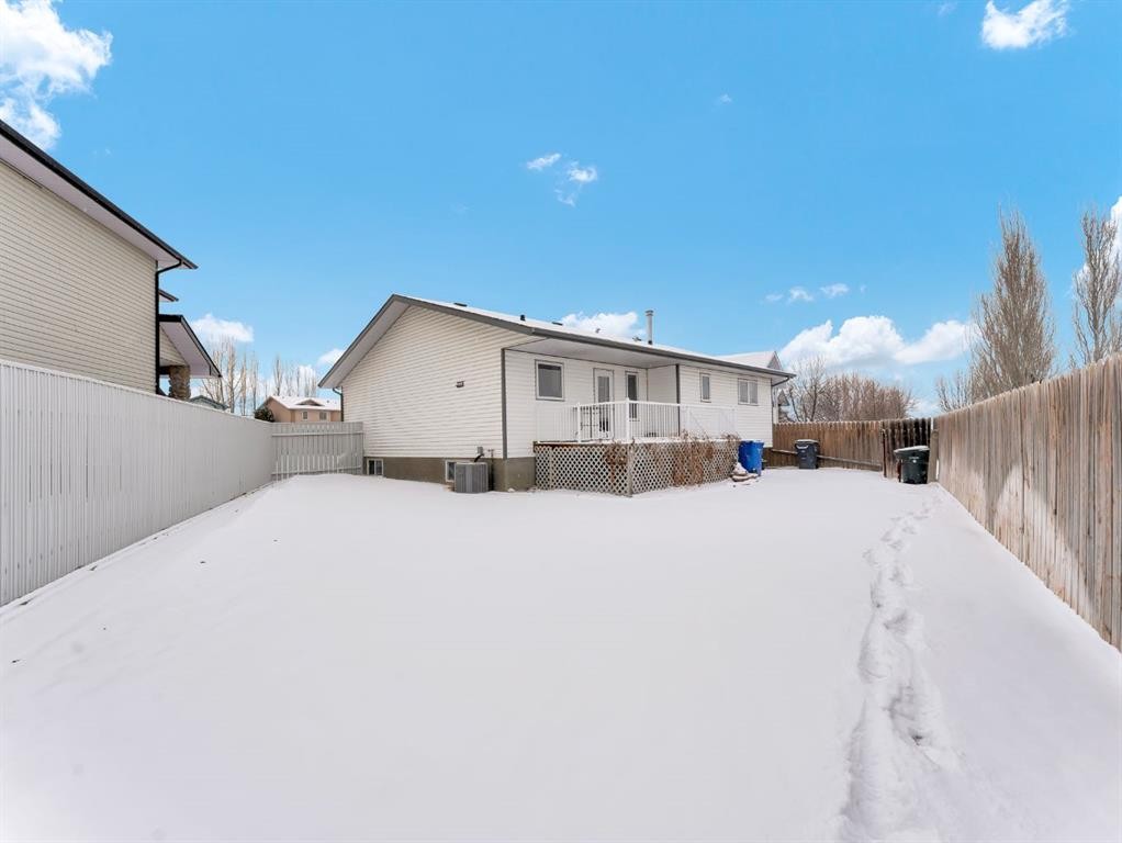 32 Sunrise Court Sw, Medicine Hat, AB - Outdoor With Exterior