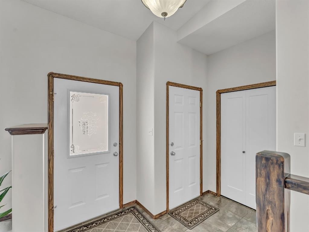 32 Sunrise Court Sw, Medicine Hat, AB - Indoor Photo Showing Other Room