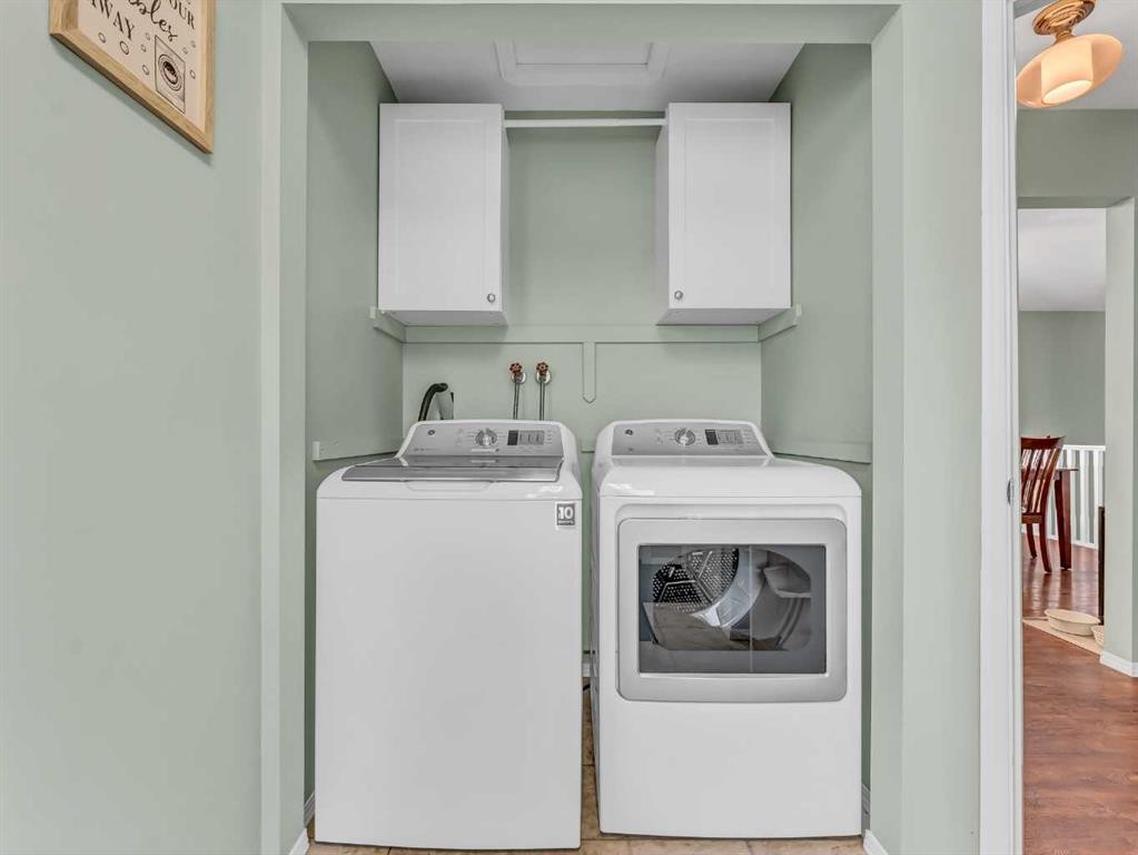 135 Sage Close Se, Medicine Hat, AB - Indoor Photo Showing Laundry Room