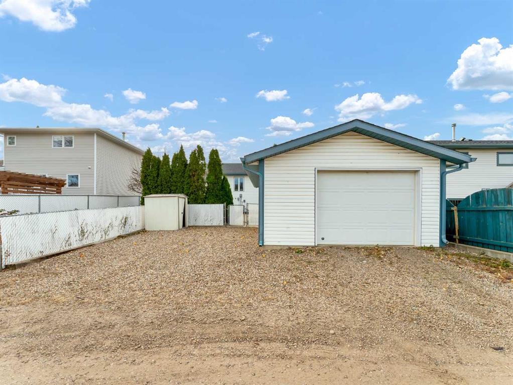 135 Sage Close Se, Medicine Hat, AB - Outdoor With Exterior