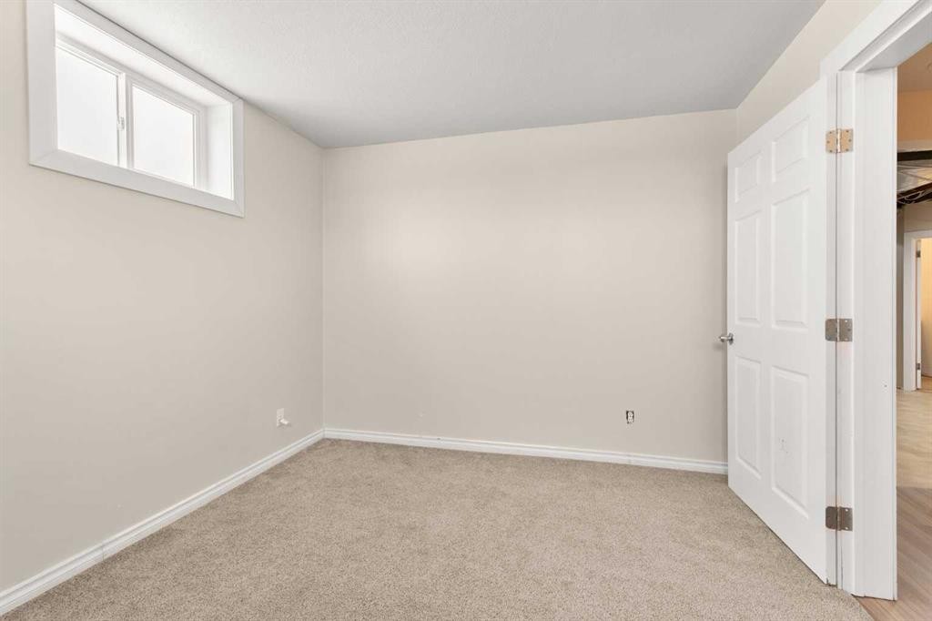 803 2 Avenue West, Foremost, AB - Indoor Photo Showing Other Room