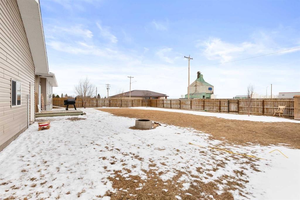 803 2 Avenue West, Foremost, AB - Outdoor