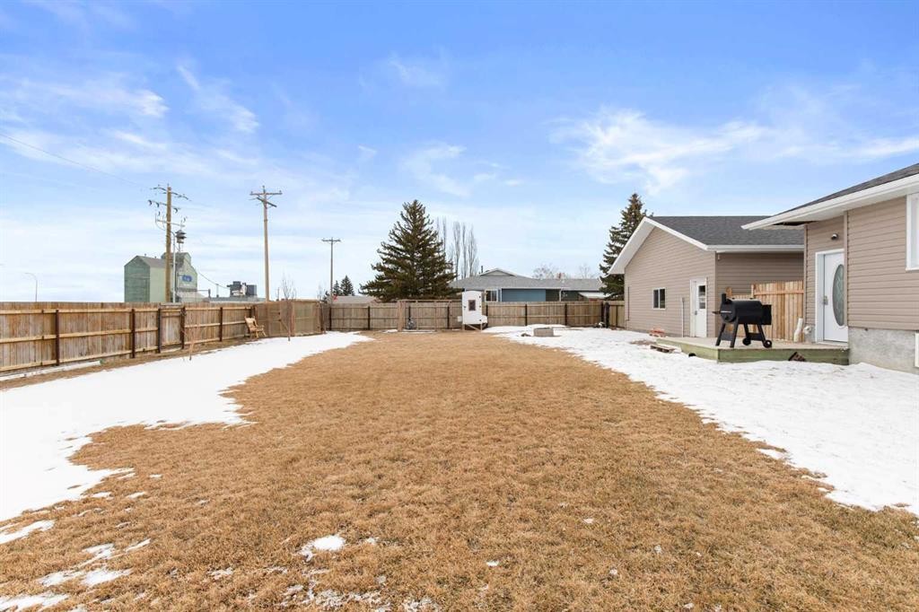 803 2 Avenue West, Foremost, AB - Outdoor