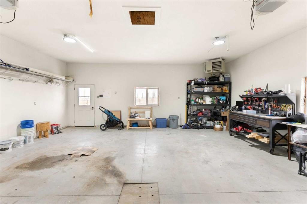 803 2 Avenue West, Foremost, AB - Indoor Photo Showing Garage