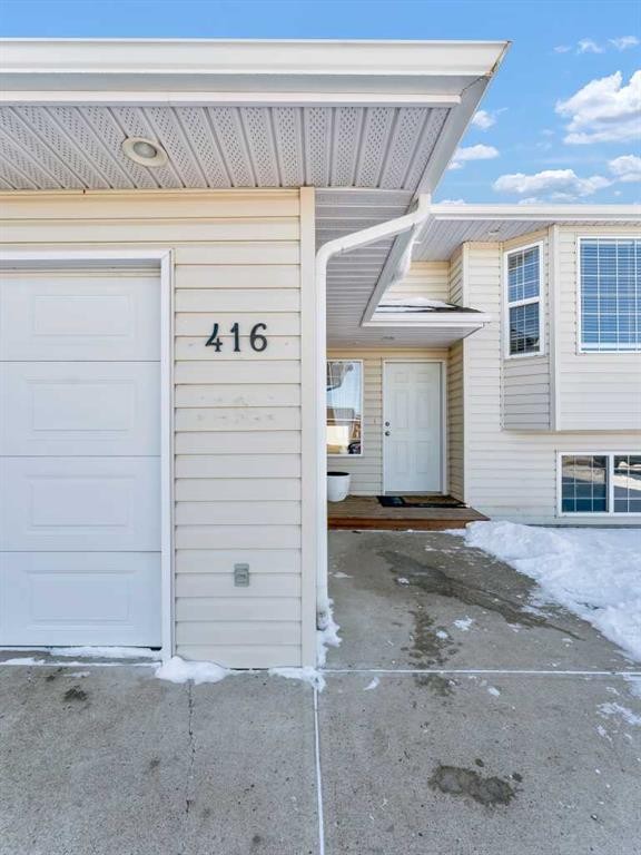 416 Redcliff Way Se, Redcliff, AB - Outdoor