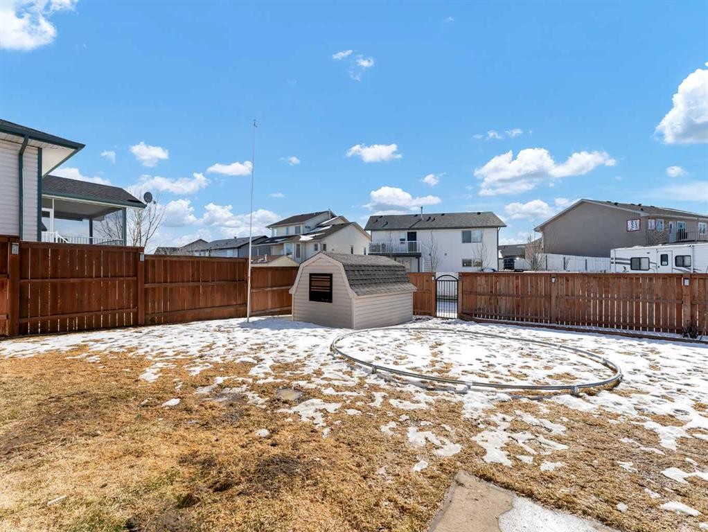 416 Redcliff Way Se, Redcliff, AB - Outdoor