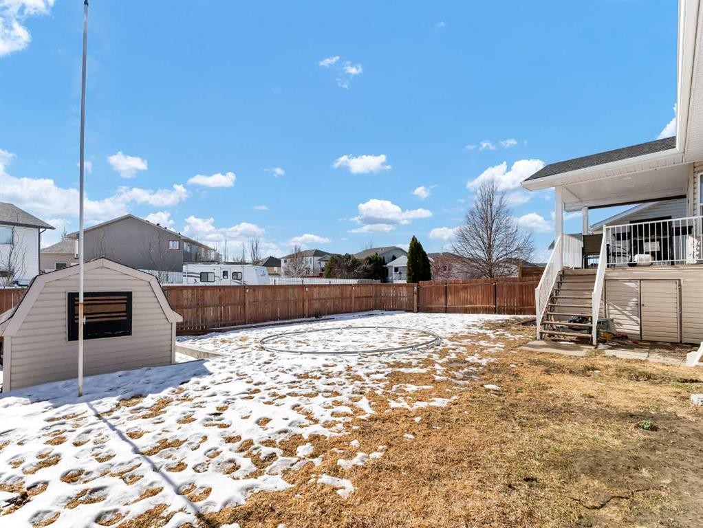 416 Redcliff Way Se, Redcliff, AB - Outdoor