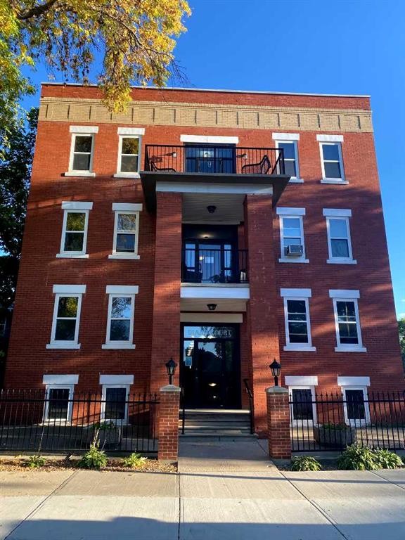 106-371 Aberdeen Street Se, Medicine Hat, AB - Outdoor With Balcony