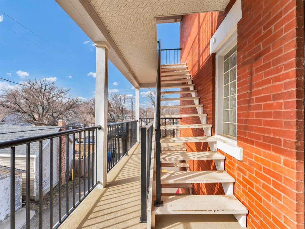 106-371 Aberdeen Street Se, Medicine Hat, AB - Outdoor With Balcony With Exterior