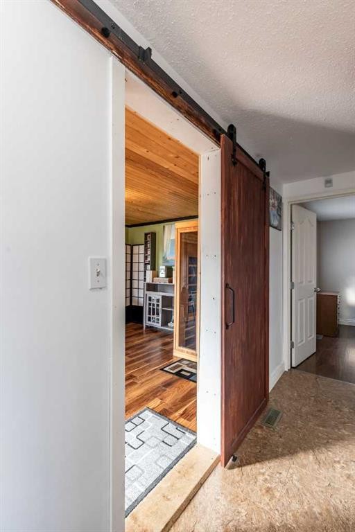 425 6 Street, Suffield, AB - Indoor Photo Showing Other Room
