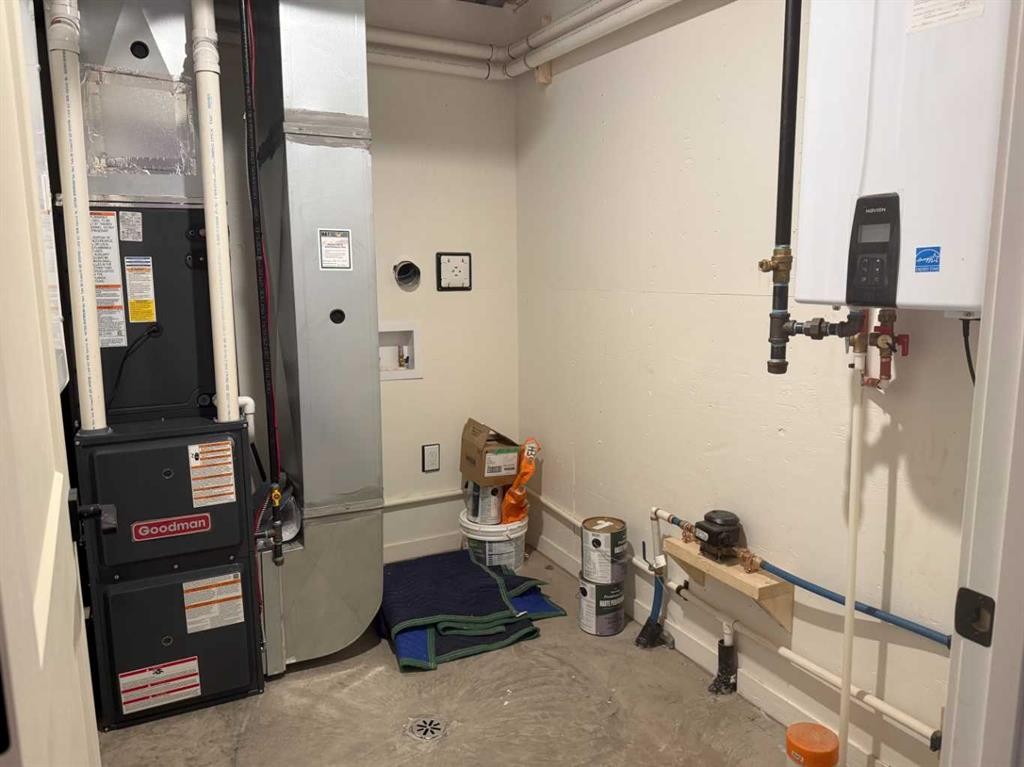 171 Parkview Crescent West, Bow Island, AB - Indoor Photo Showing Other Room