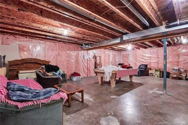 116 Pacific Avenue, Irvine, AB - Indoor Photo Showing Basement