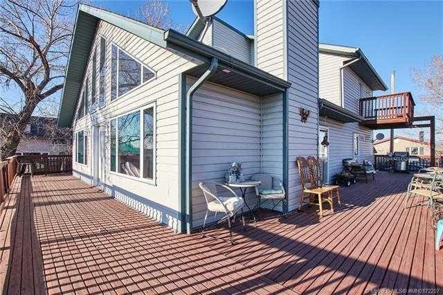 116 Pacific Avenue, Irvine, AB - Outdoor With Deck Patio Veranda