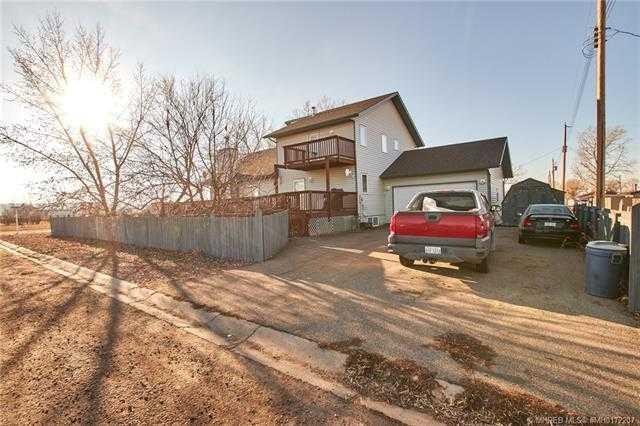 116 Pacific Avenue, Irvine, AB - Outdoor