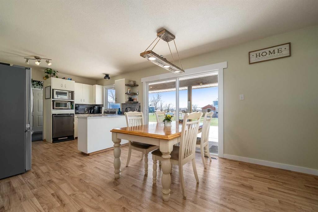 104040 Range Road 111, Bow Island, AB - Indoor Photo Showing Other Room