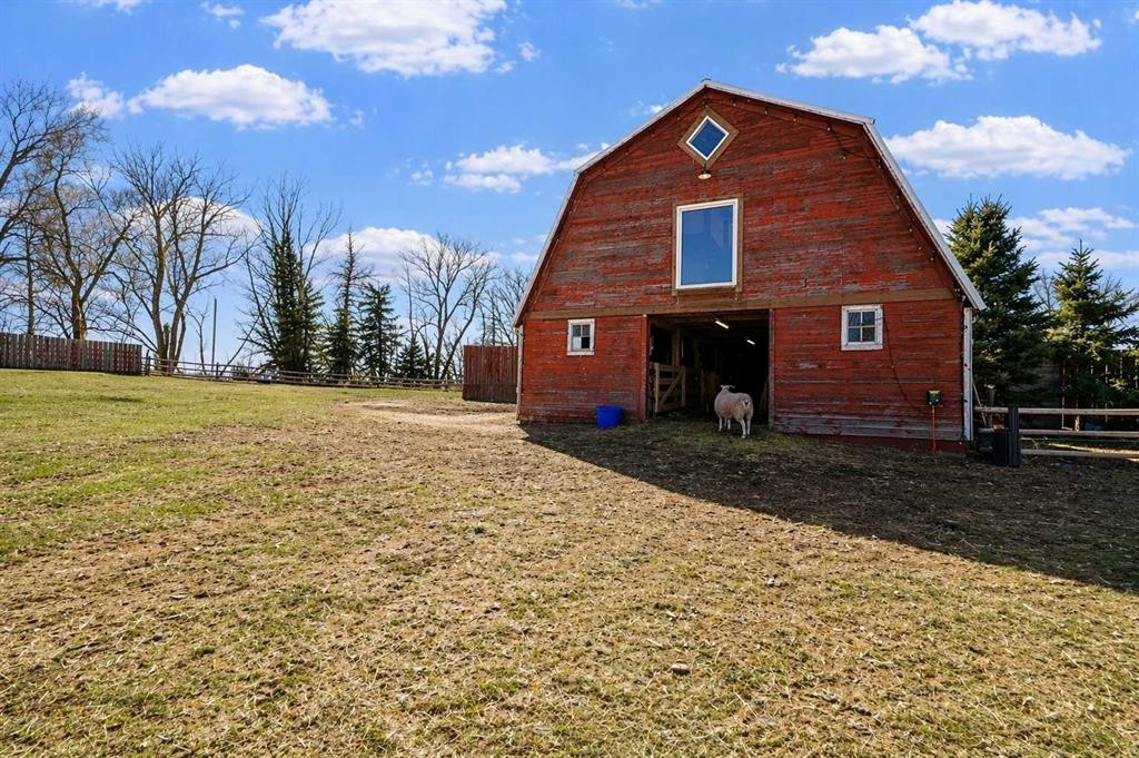 104040 Range Road 111, Bow Island, AB - Outdoor