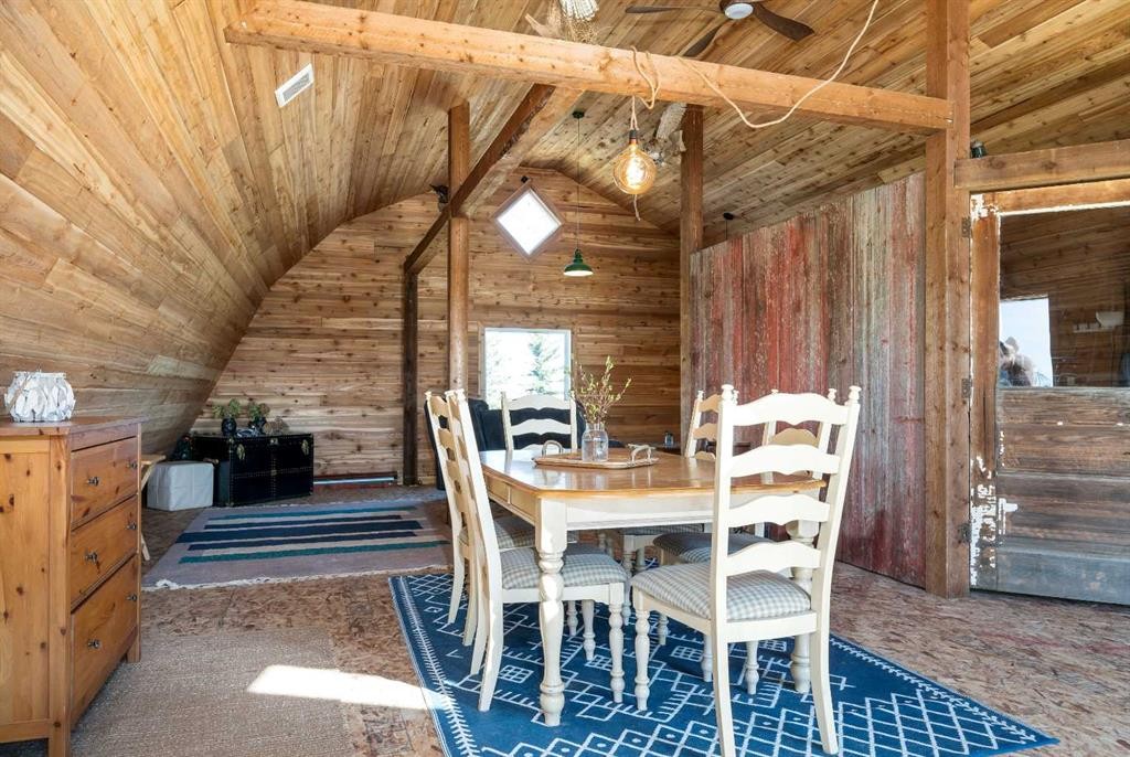 104040 Range Road 111, Bow Island, AB - Indoor