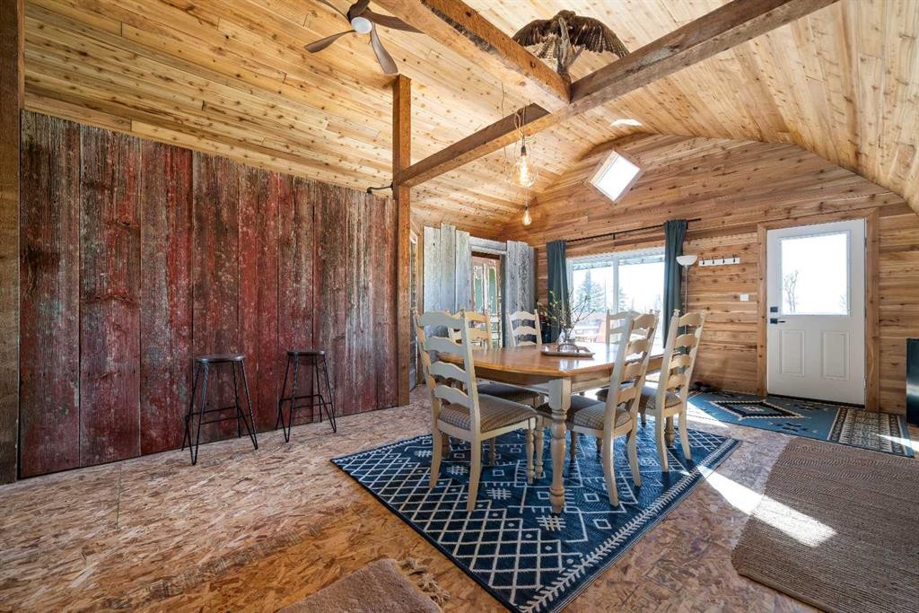104040 Range Road 111, Bow Island, AB - Indoor Photo Showing Dining Room