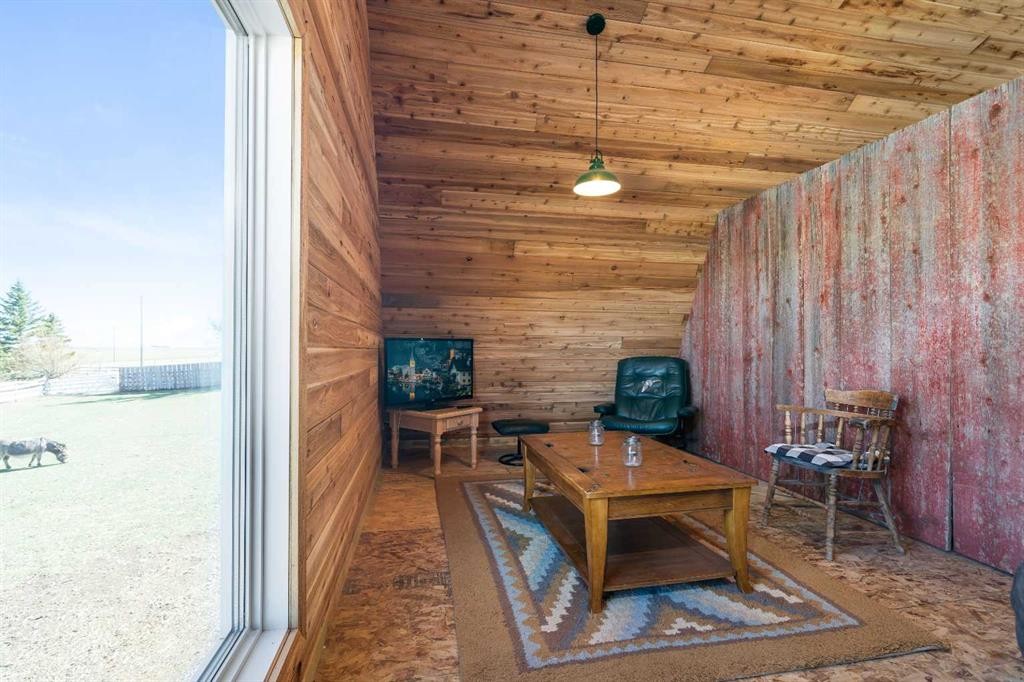 104040 Range Road 111, Bow Island, AB - Indoor Photo Showing Other Room