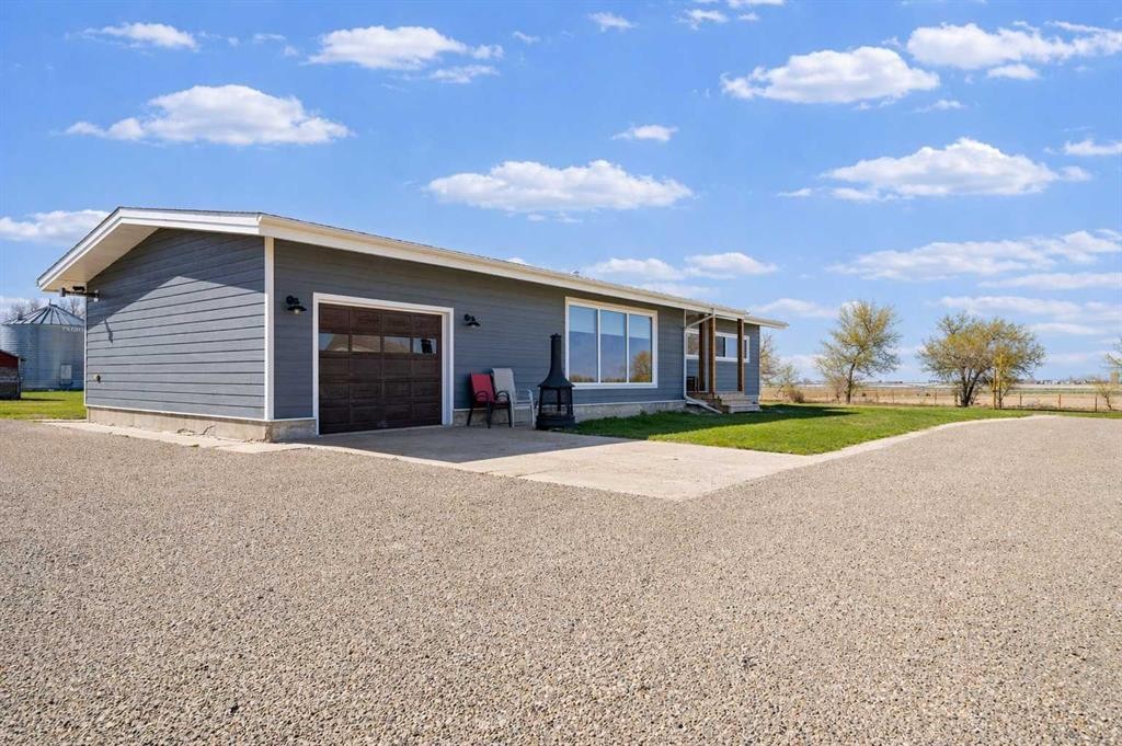 104040 Range Road 111, Bow Island, AB - Outdoor