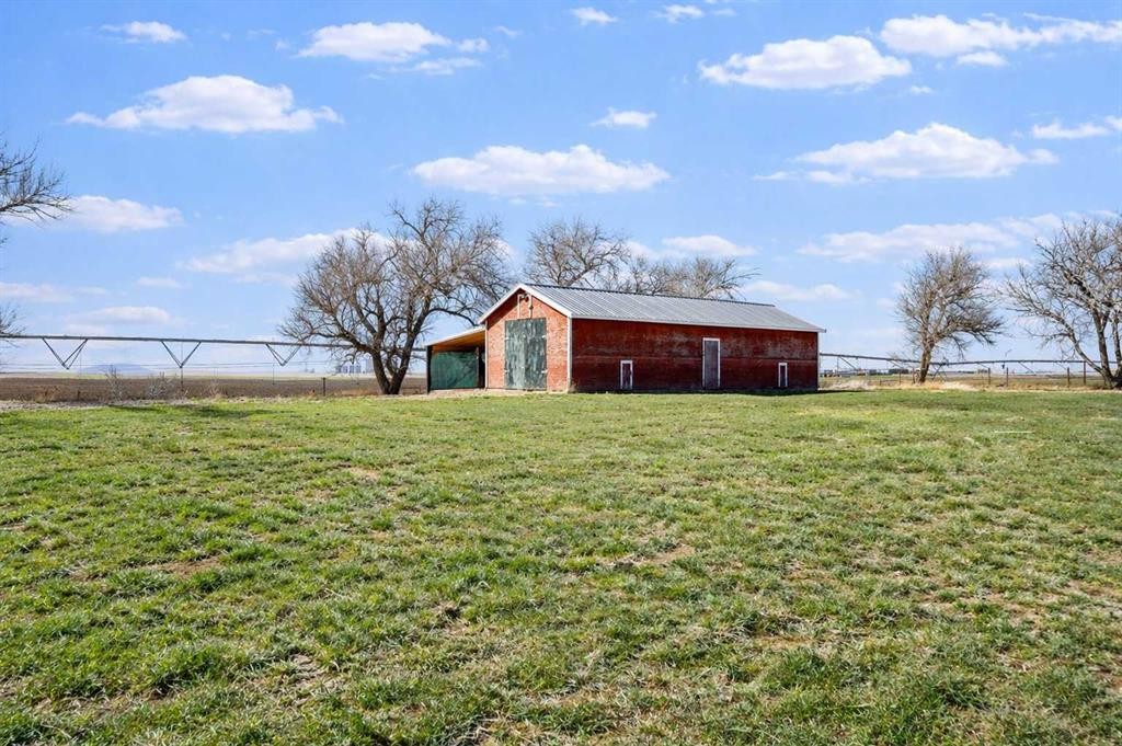 104040 Range Road 111, Bow Island, AB - Outdoor