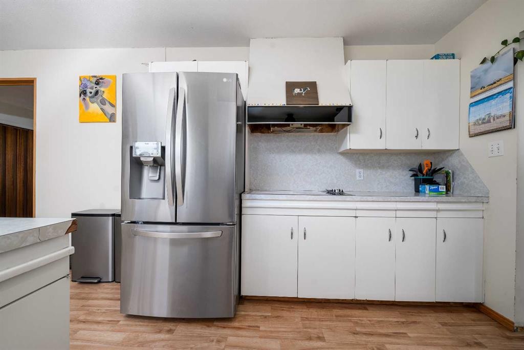 104040 Range Road 111, Bow Island, AB - Indoor Photo Showing Kitchen